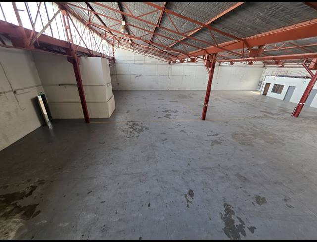 1,266M² WAREHOUSE TO LET IN REUVEN